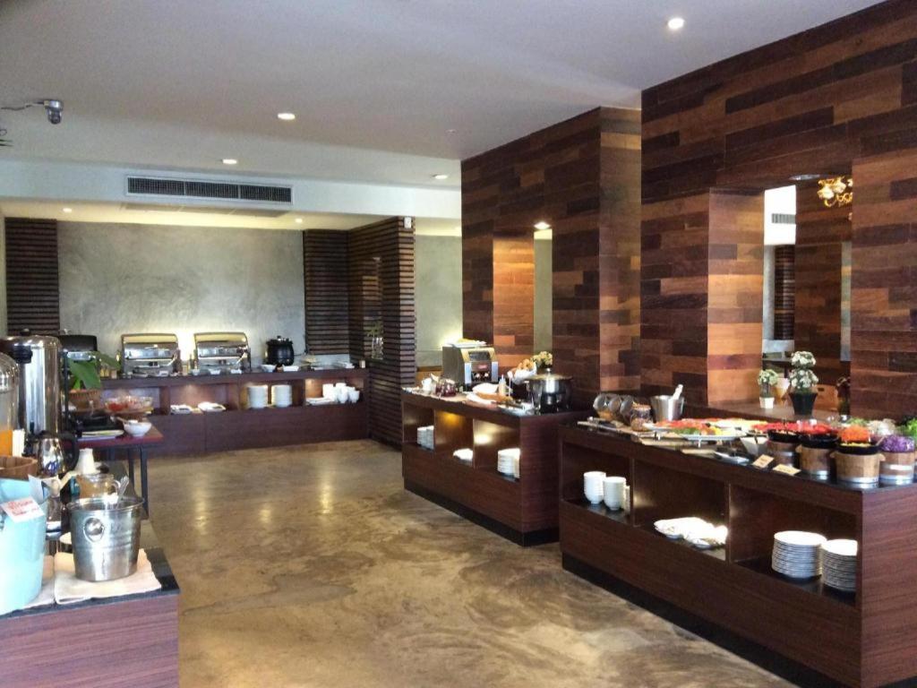 Klim Hotel Buriram Bagian luar foto