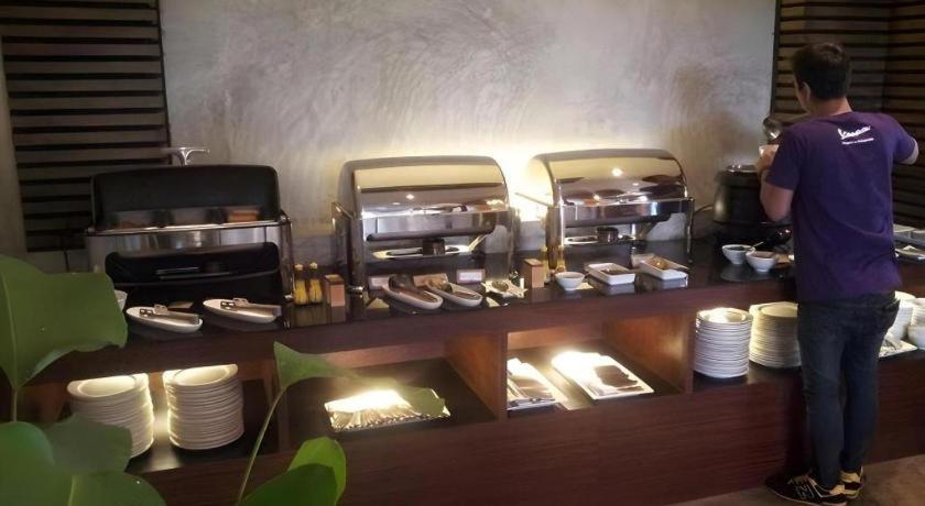 Klim Hotel Buriram Bagian luar foto