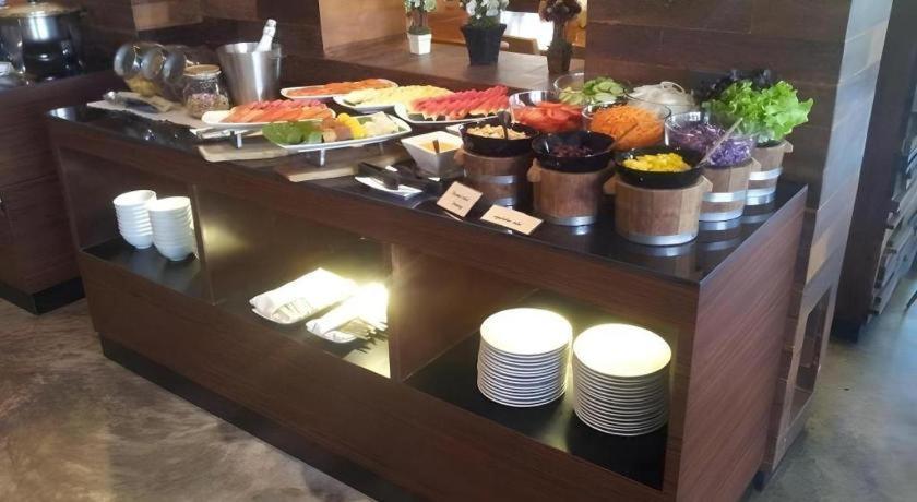 Klim Hotel Buriram Bagian luar foto