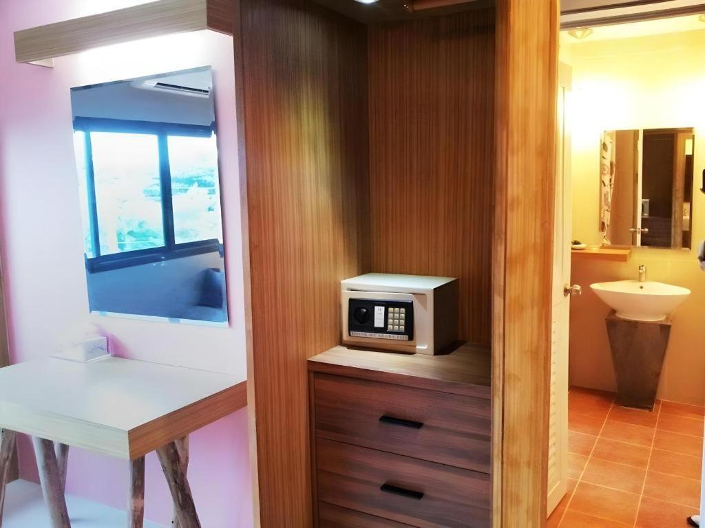 Klim Hotel Buriram Bagian luar foto