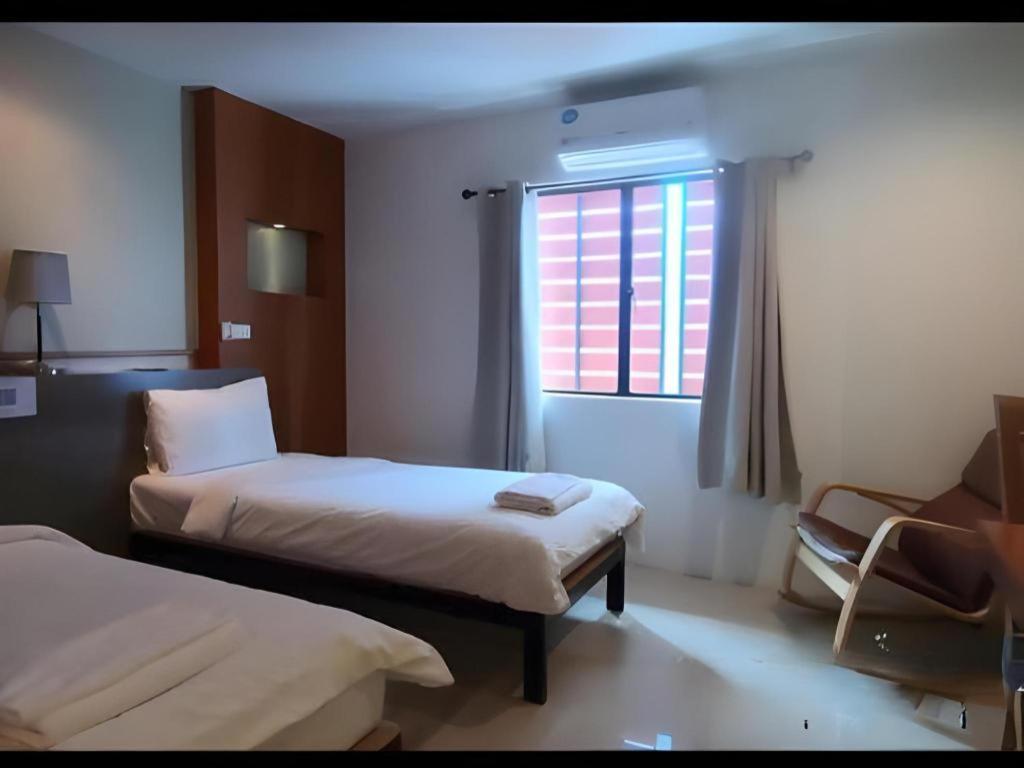 Klim Hotel Buriram Bagian luar foto