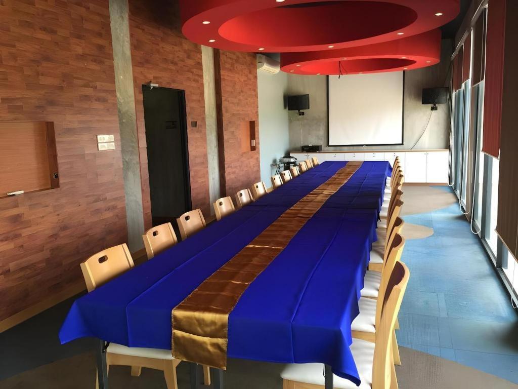 Klim Hotel Buriram Bagian luar foto